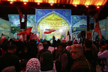 تصاویر/ ابراز انزجار زائران اربعین حسینی از مستکبرین عالم در عمود ۱۰۸۰ طریق الحسین(ع)