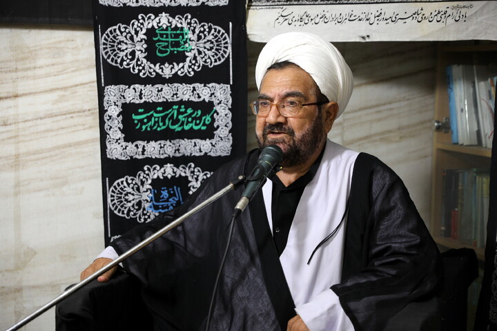 تصاویر/شب اول مراسم سوگواری اباعبدالله الحسین (ع) در بیت آیت الله مقتدایی