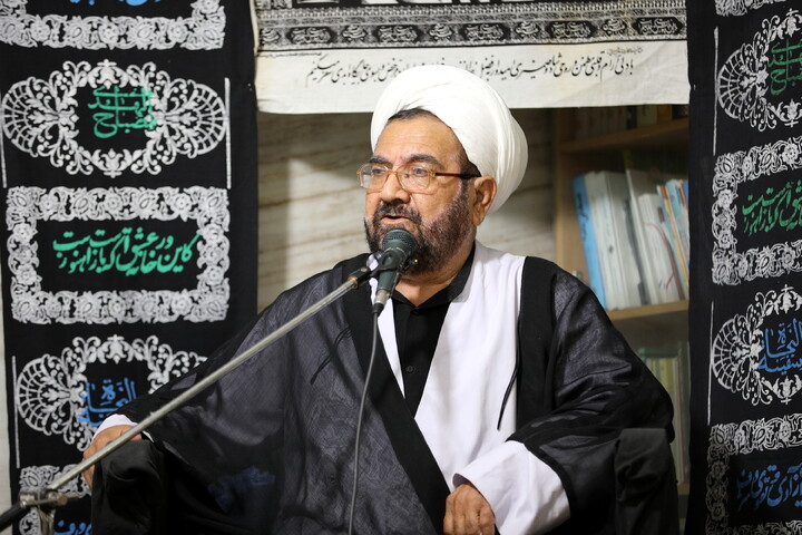 تصاویر/شب اول مراسم سوگواری اباعبدالله الحسین (ع) در بیت آیت الله مقتدایی