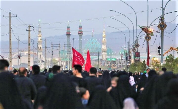 مراسم پیاده روی دلدادگان حسینی در قم برگزار می‌شود