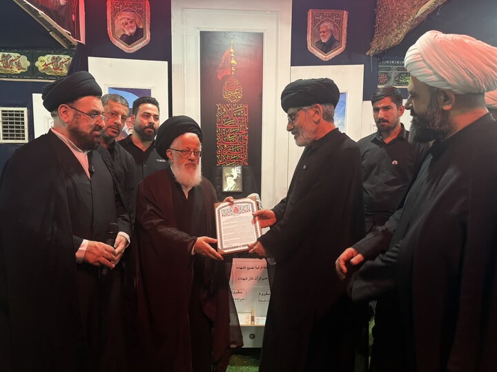 تصاویر/ بازدید و تقدیر نماینده ولی فقیه در کشور عراق از برخی از مواکب مسیر نجف به کربلا
