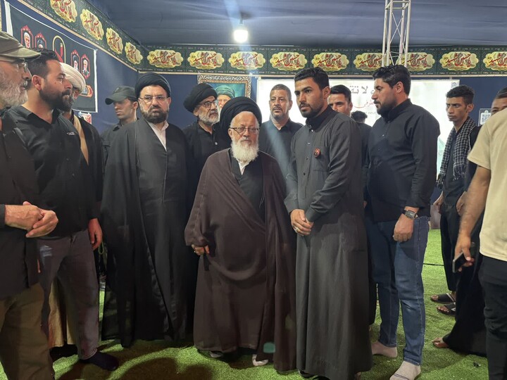 تصاویر/ بازدید و تقدیر نماینده ولی فقیه در کشور عراق از برخی از مواکب مسیر نجف به کربلا
