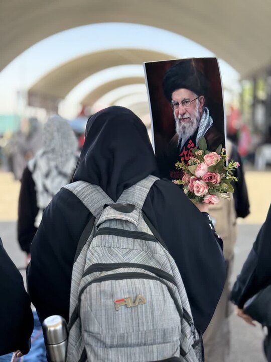 تصاویر/ جلوه‌های خدمت‌رسانی مبلغان حوزه علمیه خراسان در مسیر پیاده‌روی اربعین