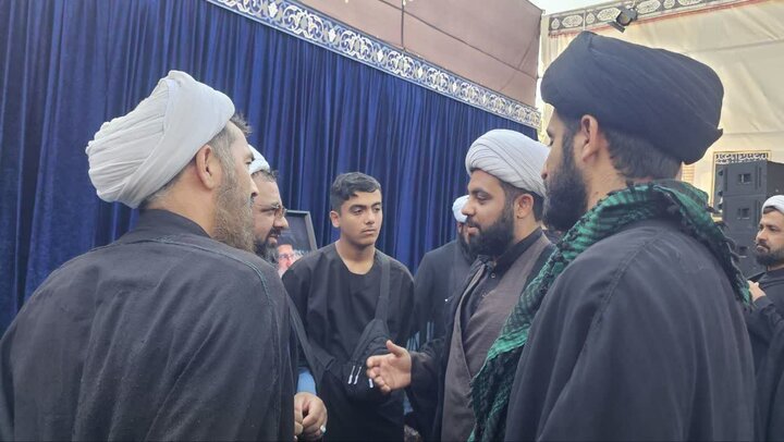 تصاویر/ جلوه‌های خدمت‌رسانی مبلغان حوزه علمیه خراسان در مسیر پیاده‌روی اربعین