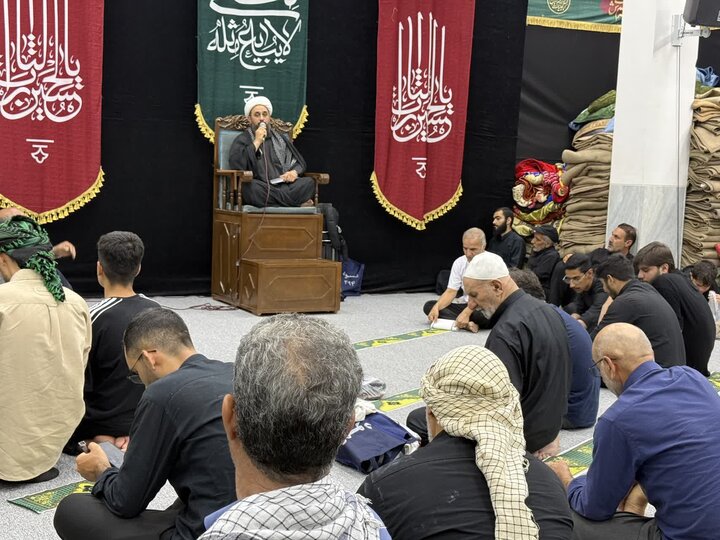 تصاویر/ جلوه‌های خدمت‌رسانی مبلغان حوزه علمیه خراسان در مسیر پیاده‌روی اربعین