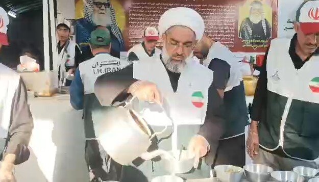فیلم |  خدمات طلاب و روحانیون به زائران در مسیر پیاده روی اربعین