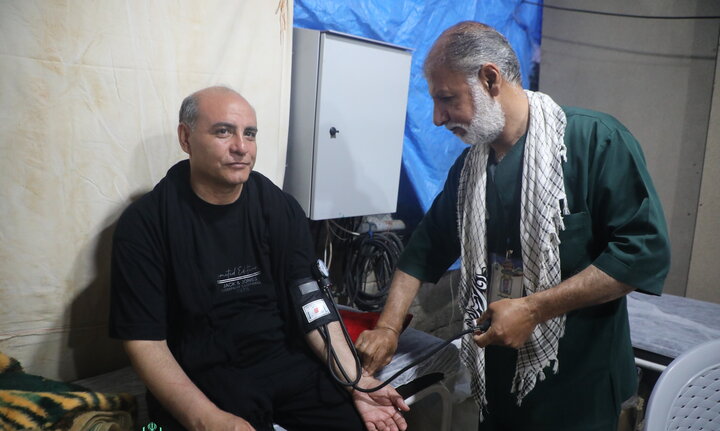 گزارش تصویری +اینجا نسخه‌ها با عشق نوشته می‌شوند؛ روایتی تصویری از دارالشفای موکب جمکران