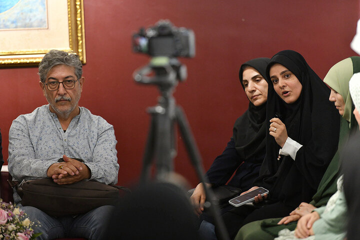 تصاویر/ نشست تخصصی «روایت عاشورا از منظر هنرهای آئینی»