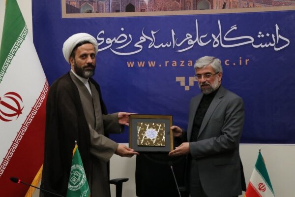 تأکید بر ضرورت تعامل و پیوند میان ظرفیت‌های علمی دانشگاه و نیازهای زائران در حرم مطهر رضوی