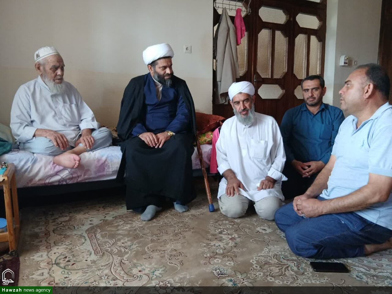 تصاویر / دیدار مدیر کل مرکز خدمات حوزه های علمیه استان گلستان با معمرین و خانواده روحانیون مرحوم