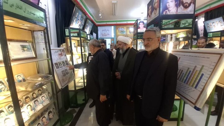 تصاویر/حضورخانواده های معظم شهدای میناب در حرم مطهرهلال بن علی(ع)