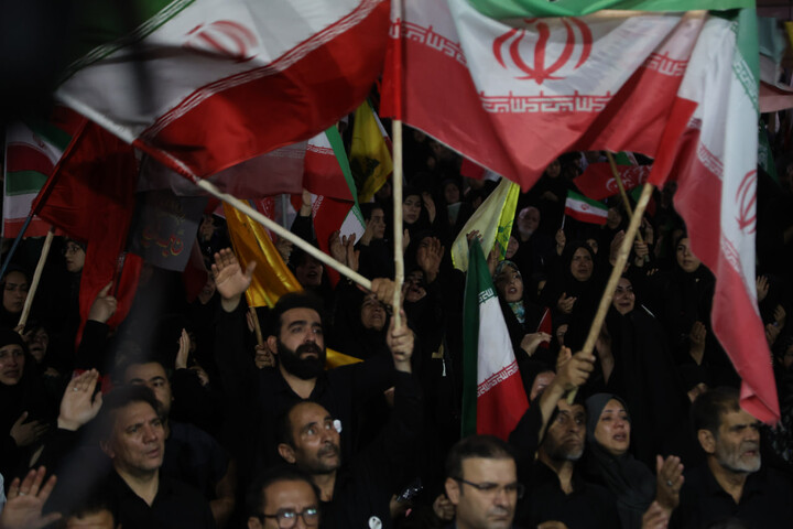 تصاویر/ آیین وداع با پیکر مطهر شهید درهم فروش در همدان