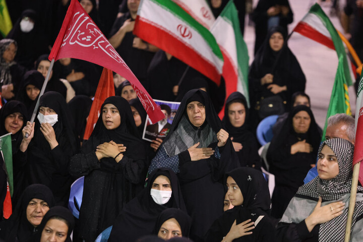 تصاویر/ آیین وداع با پیکر مطهر شهید درهم فروش در همدان