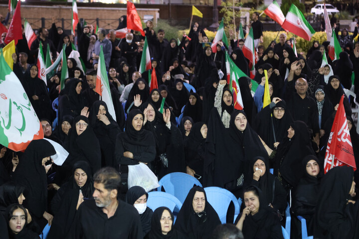تصاویر/ آیین وداع با پیکر مطهر شهید درهم فروش در همدان