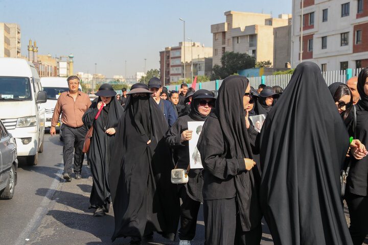 تصاویر/ پیاده‌روی جاماندگان اربعین در تهران