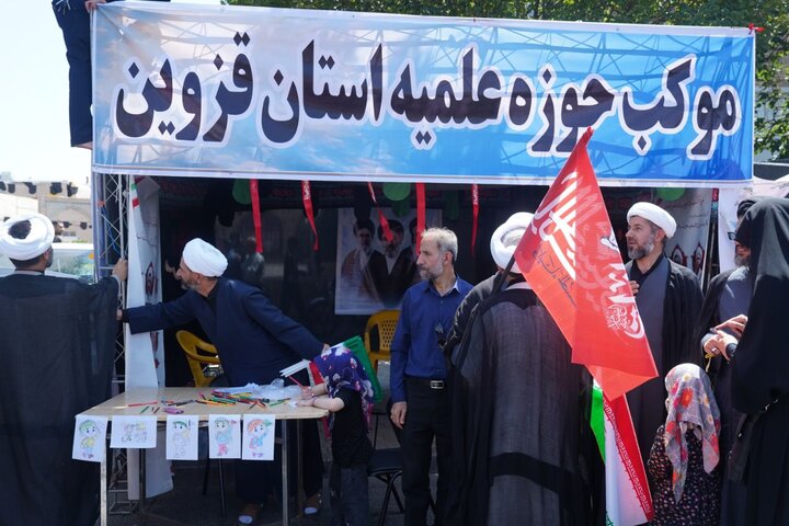 تصاویر /فعالیتهای فرهنگی و تبلیغی موکب حوزه علمیه قزوین در مراسم دلدادگان اربعین حسینی