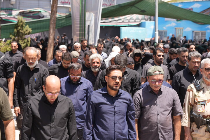 تصاویر |نماز ظهر اربعین حسینی در گلستان شهدا اصفهان