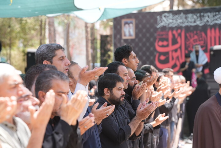 تصاویر |نماز ظهر اربعین حسینی در گلستان شهدا اصفهان