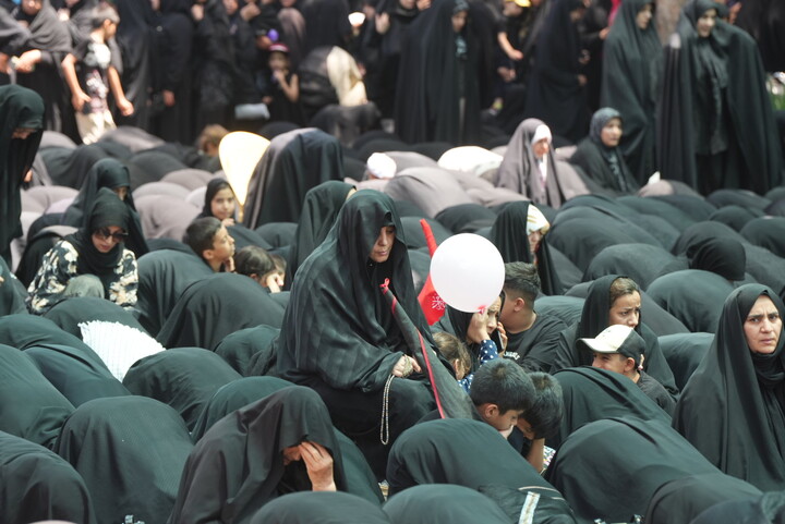 تصاویر |نماز ظهر اربعین حسینی در گلستان شهدا اصفهان