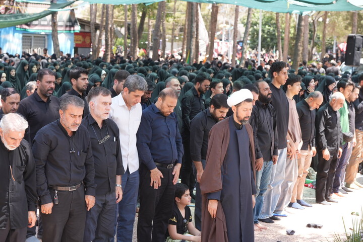تصاویر |نماز ظهر اربعین حسینی در گلستان شهدا اصفهان