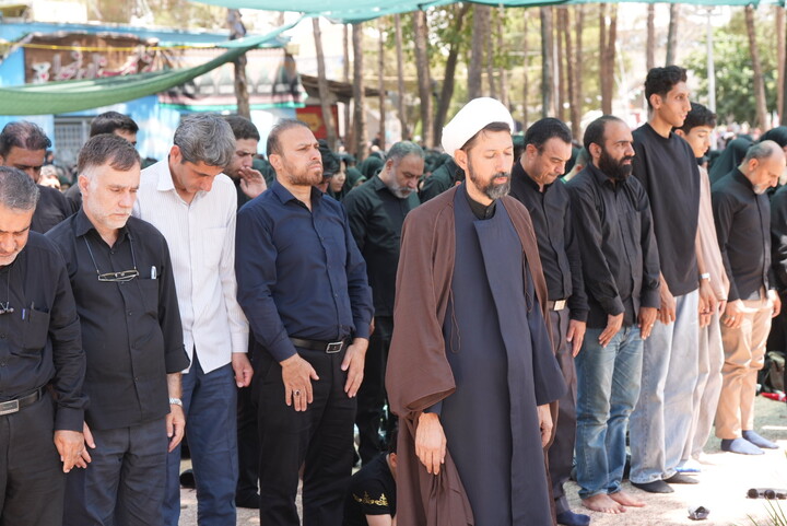 تصاویر |نماز ظهر اربعین حسینی در گلستان شهدا اصفهان