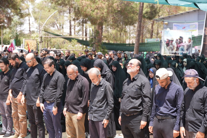 تصاویر |نماز ظهر اربعین حسینی در گلستان شهدا اصفهان
