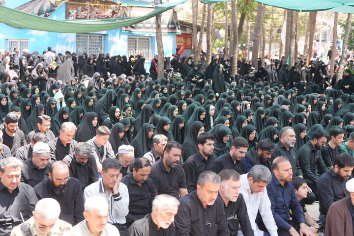 تصاویر |نماز ظهر اربعین حسینی در گلستان شهدا اصفهان