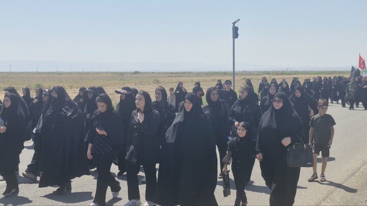 تصاویر/ راهپیمایی جاماندگان اربعین در پلدشت