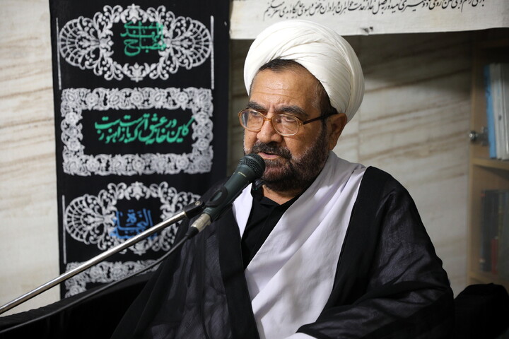 تصاویر/ شب سوم مراسم سوگواری اباعبدالله الحسین (ع) در بیت آیت الله مقتدایی