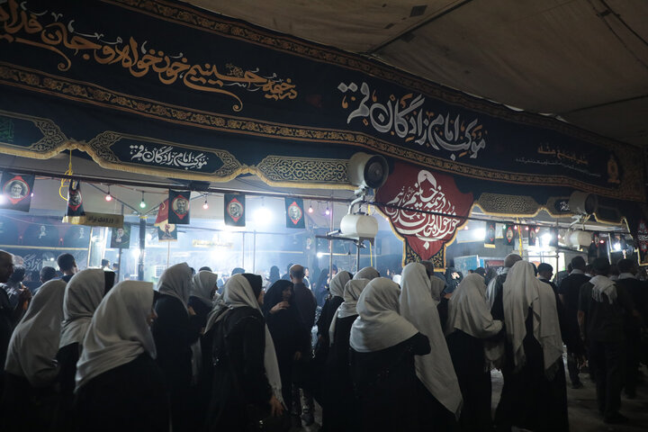 ارائه خدمات ۲۴ ساعته موکب امامزادگان قم‌ در سامرا