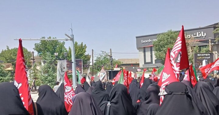 تصاویر/ برگزاری کاروان پیاده‌ روی و عزاداری اربعین حسینی در بهار