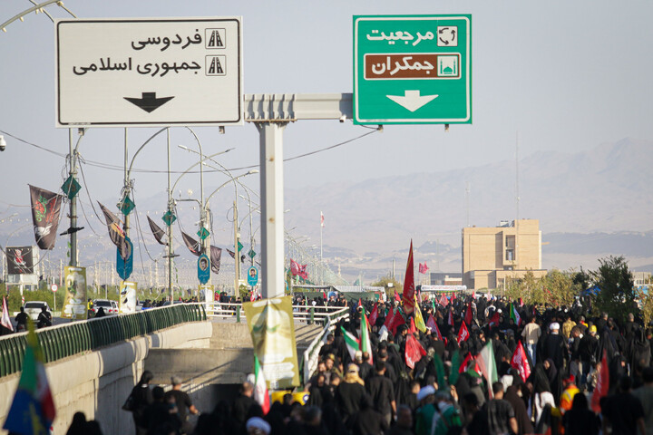 تصاویر/ پیاده‌روی دلدادگان اربعین حسینی در قم
