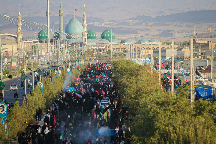 تصاویر/ پیاده‌روی دلدادگان اربعین حسینی در قم