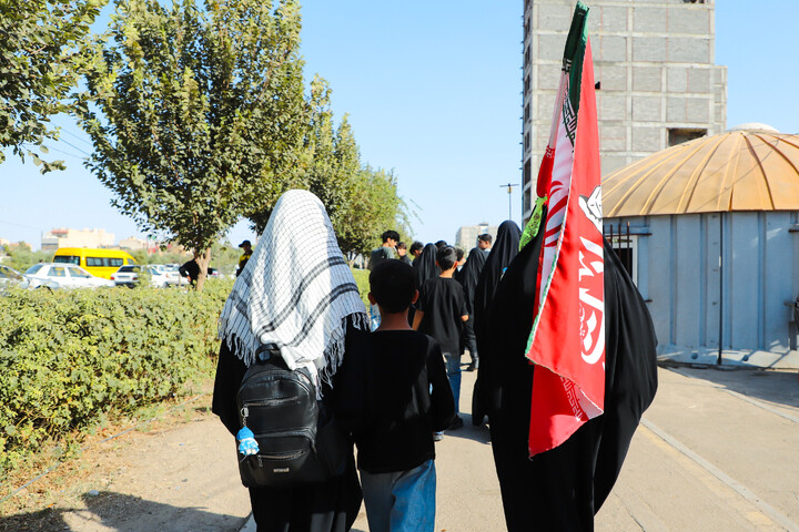 پیاده روی دلدادگان اربعین حسینی