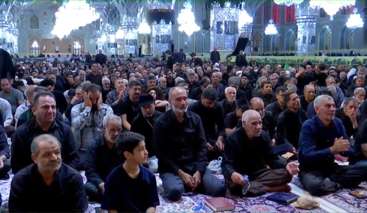 ویژه برنامه دلدادگان حسینی در روز اربعین حرم مطهر رضوی