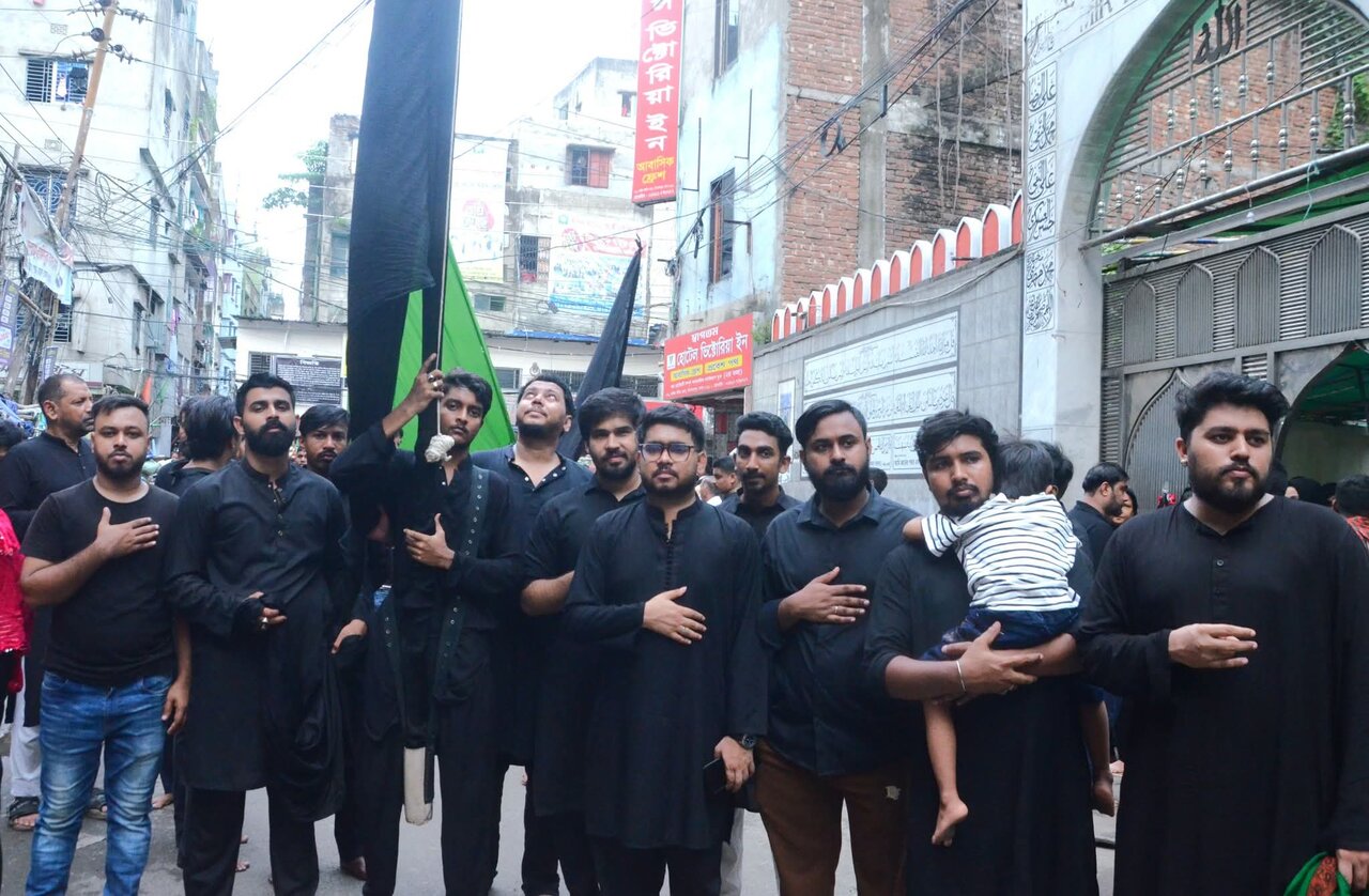 ঢাকার হুসাইনি দালান মসজিদ ও ইমামবাড়ার উদ্যোগে আরবাঈনে হুসাইনের (আ.) শোক জুলুস অনুষ্ঠিত | ছবি