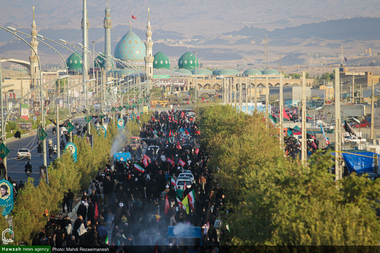 تصاویر/ پیاده‌روی دلدادگان اربعین حسینی در قم