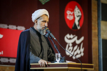ملت ایران وعراق حماسه آفریدند /محور وحدت در جمهوری اسلامی ولی‌فقیه است