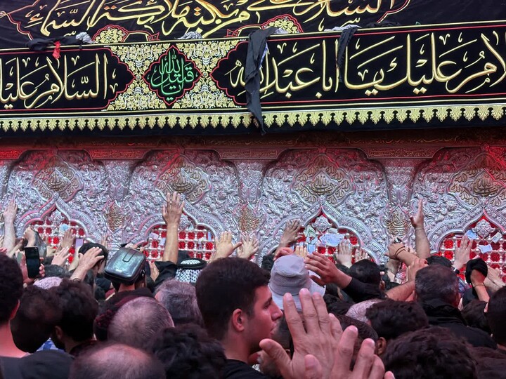 تصاویر/ حال و هوای زائران امام حسین(ع) در کربلا