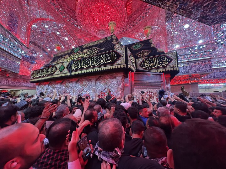 تصاویر/ حال و هوای زائران امام حسین(ع) در کربلا
