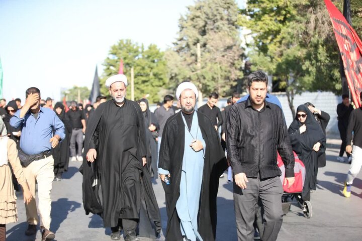 تصاویر/ راهپیمایی دلدادگان اربعین حسینی در ارومیه