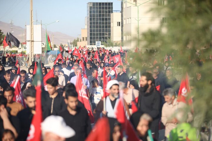 تصاویر/ راهپیمایی دلدادگان اربعین حسینی در ارومیه