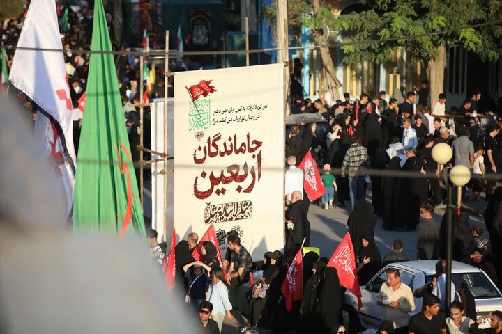 تصاویر/ راهپیمایی دلدادگان اربعین حسینی در ارومیه