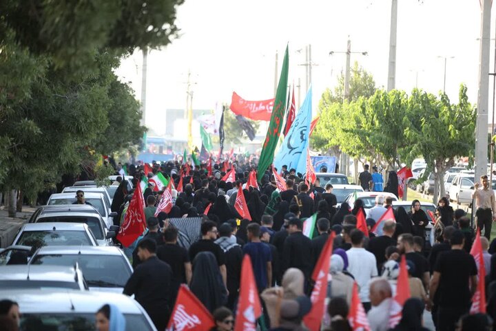 تصاویر/ راهپیمایی دلدادگان اربعین حسینی در ارومیه