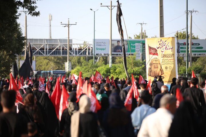 تصاویر/ راهپیمایی دلدادگان اربعین حسینی در ارومیه