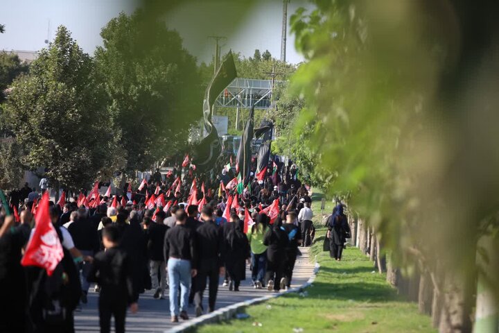 تصاویر/ راهپیمایی دلدادگان اربعین حسینی در ارومیه