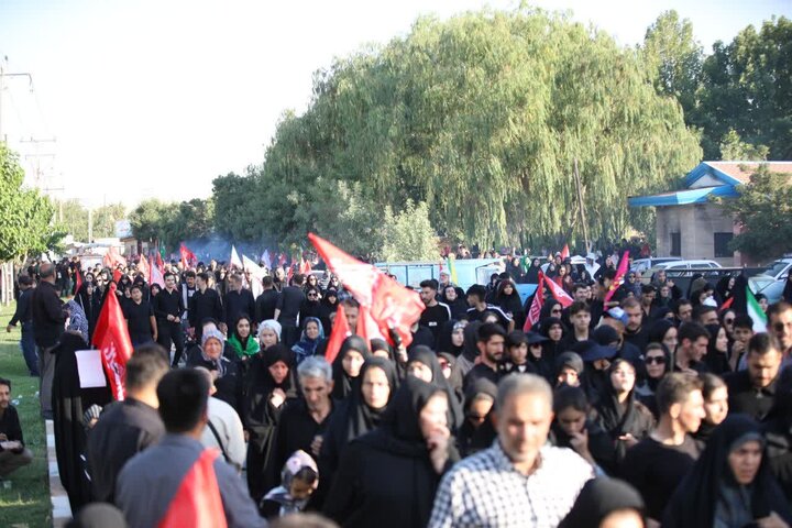 تصاویر/ راهپیمایی دلدادگان اربعین حسینی در ارومیه