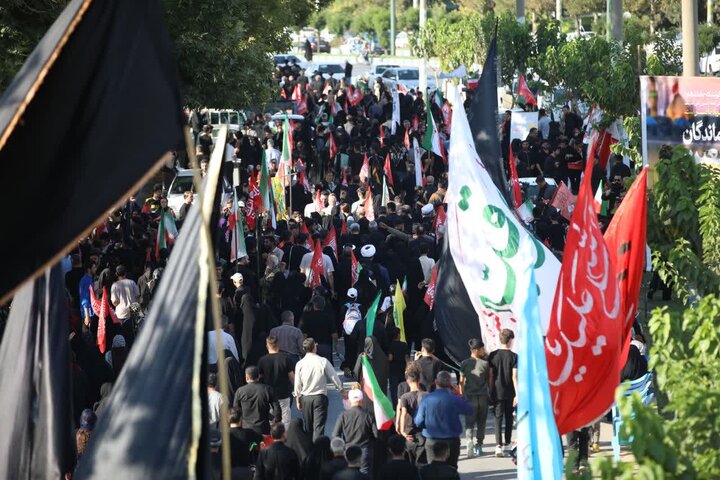 تصاویر/ راهپیمایی دلدادگان اربعین حسینی در ارومیه