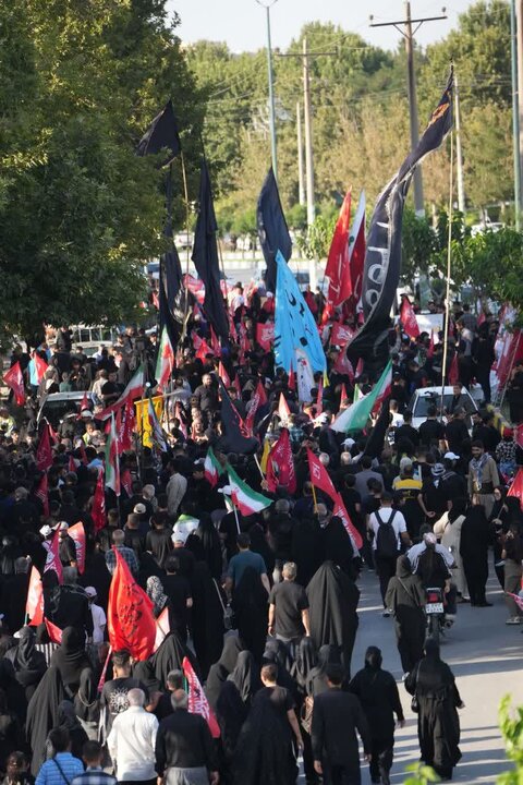 تصاویر/ راهپیمایی دلدادگان اربعین حسینی در ارومیه