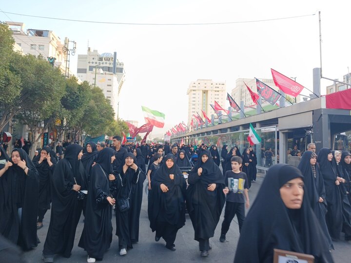 تصاویر/ پیاده روی جاماندگان اربعین حسینی در مشهدمقدس